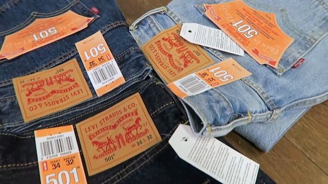 Levi's 501 Jeans in 30 Seconds