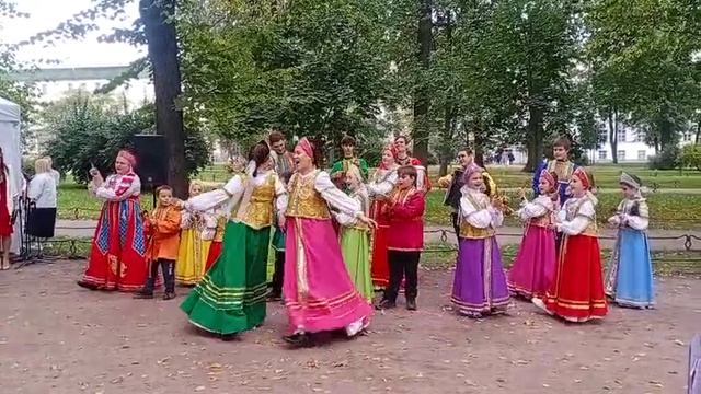 Группа народной песни ансамбля "Музыкальный серпантин", Частушки "Ложки деревенские".
