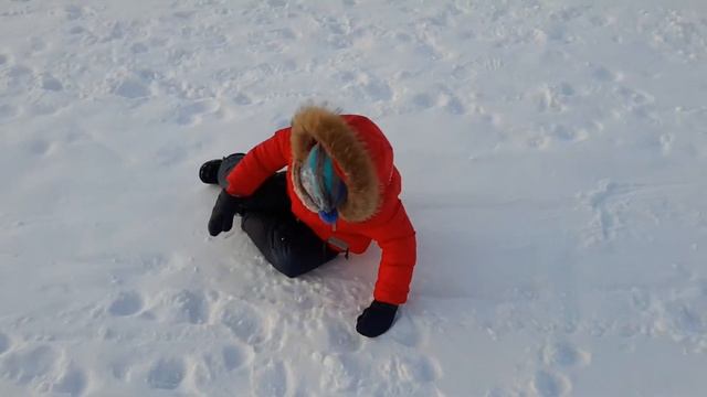 Новый вид спорта от Савелия. Кувырком с горки