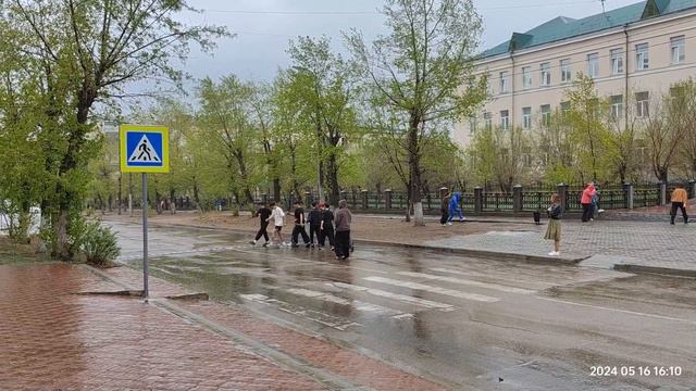 Подготовка одной из команд к военно-патриотической игре "Зарница", которая пройдёт 18 мая #Дождь