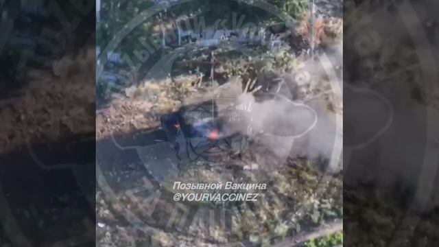 Наши дроноводы сожгли очередной американской бронеавтомобиль HMMWV на Купянском направлении !!!