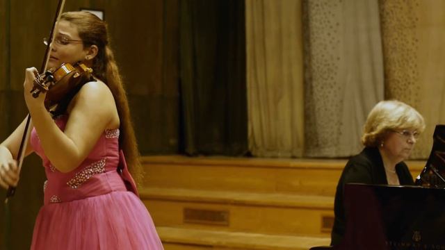 Ellinor D'Melon plays N. Paganini's Violin Concerto No. 2 in B minor Op. 7, Rondo (La Campanella)