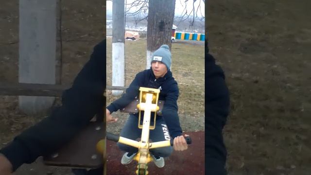 Самый маленький Денис цыпленков