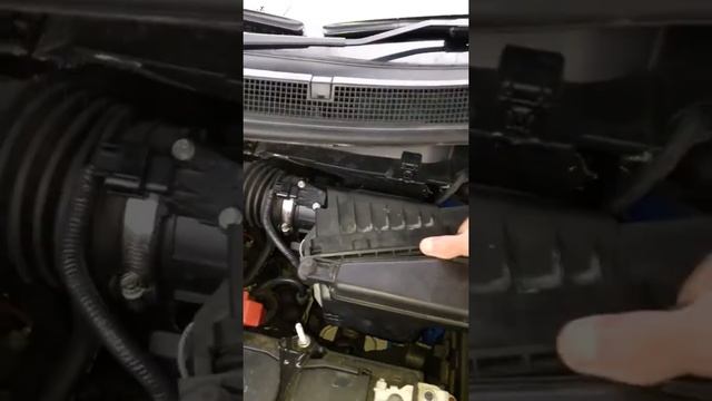 Air Filter Change in 2019 Qashqai 1.5DCi (Blue)