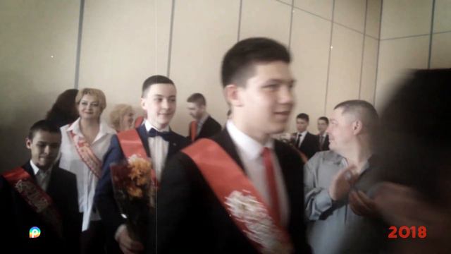 Красноселькуп.Родители поздравляют своих детей с "последним звонком 2020".