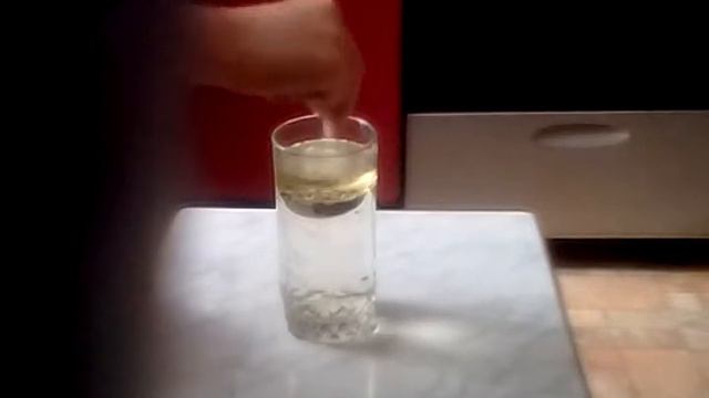 Как сделать лавовую лампу в домашних условиях!