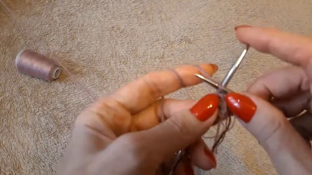 Бактус спицами. Как связать бактус (косынку) из пряжи пух норки.
