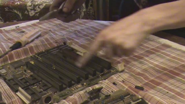 Разбираем советский Пк 1982 года  ищем золото
