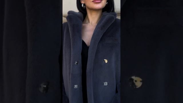 Врываемся в ноябрь стильно и ярко ?️ Выгуливаем последние легкие образы! Зима не за горами ❄️