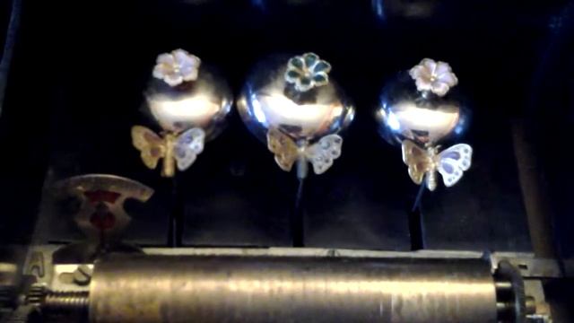10-air MUSICAL BOX "BELLS IN VUE" WITH BUTTERFLIES BY B. H. A., No.1213 c.1800s