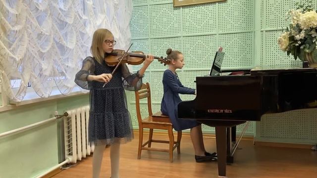 Жаворонкова Карина 9 лет, скрипка - Сулимова Екатерина 9 лет, ф-но, ДМШ им. Г. В. Свиридова