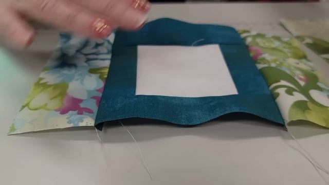 SUPER EASY "UP SQUARE DOWN SQUARE" QUILT TUTORIAL!