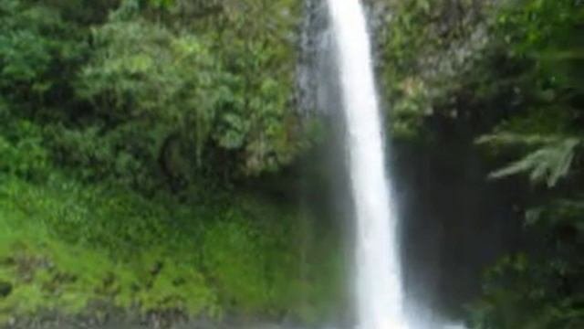 VOLCAN ARENAL- WATERFALL