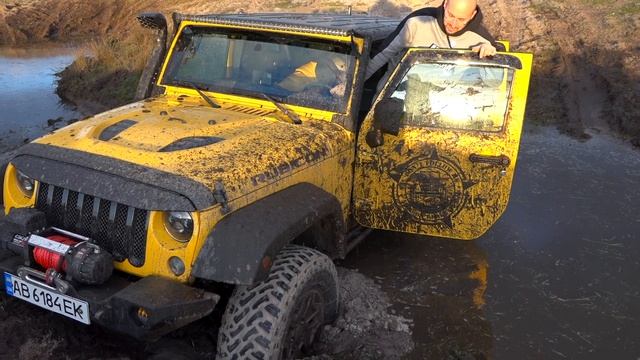 ЗАСТРЯЛИ в поле на Jeep...Не можем ВЫБРАТЬСЯ...STUCKED on Jeep ... Cant GET OUT ...