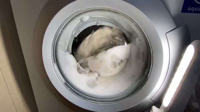 вечерняя стирка глобуса (то есть пледов)