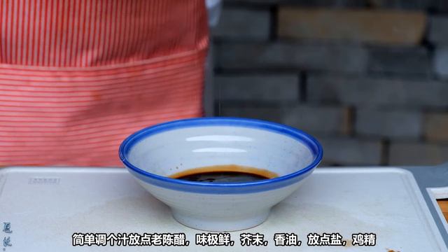 【农家的小勇】小勇买3斤羊排，搭配粉条整锅清炖，原味蘸料吃真得劲！