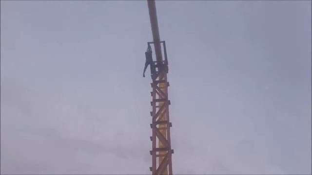 ЗАБРОШКА  НА ТРЕТИЙ ЭТАЖ ПО ДОСКЕ  ЗА ГОРОДОМ ТОМСКОМ