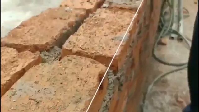 Зажимы для ровной кладки кирпича
