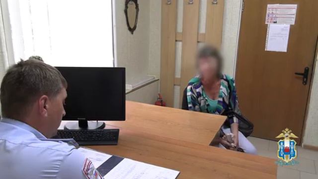 В Семикаракорске полицейские задержали женщину за попытку поджечь здание местной администрации.
