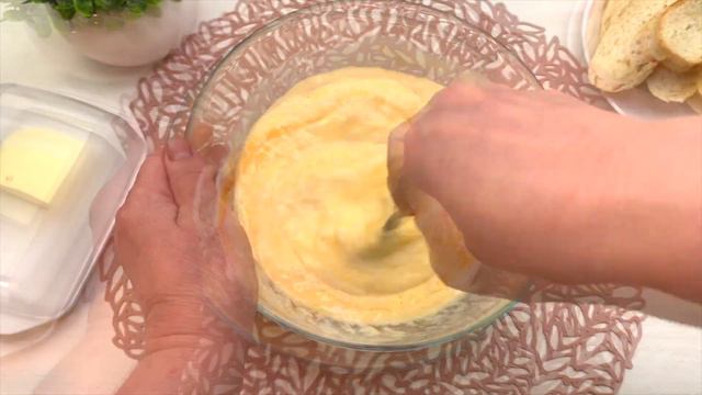 Verblüffend einfach und lecker!  Eine neue Art, altes Brot zu essen! Die ganze Familie liebt es!