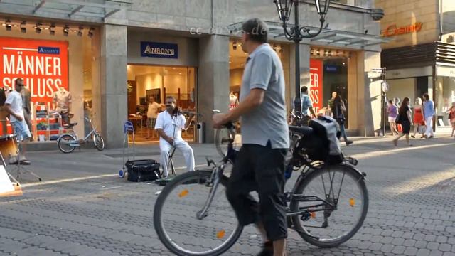 Supper Happy Street Musician in Germany