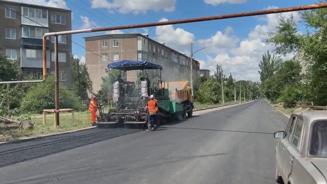 В Красном Луче продолжается ремонт улично-дорожной сети города