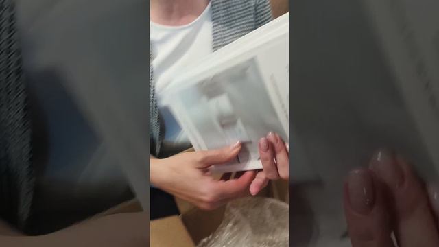 Отметили статус АГЕНТА 🎉🎉🎉 и между делом сняли распаковочку 🤣🔥