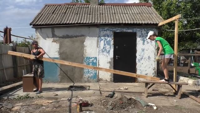 РАЗБИРАЕМ НОВЫЙ ДОМ ПО ЩЕПКАМ \ СТРОИМ ВЕРАНДУ \ ДОМ В ДЕРЕВНЕ