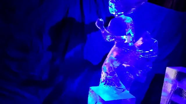 154 тонны льда для создания зимней сказки в Линце, Австрия - Linz, Austria - Ice Magic