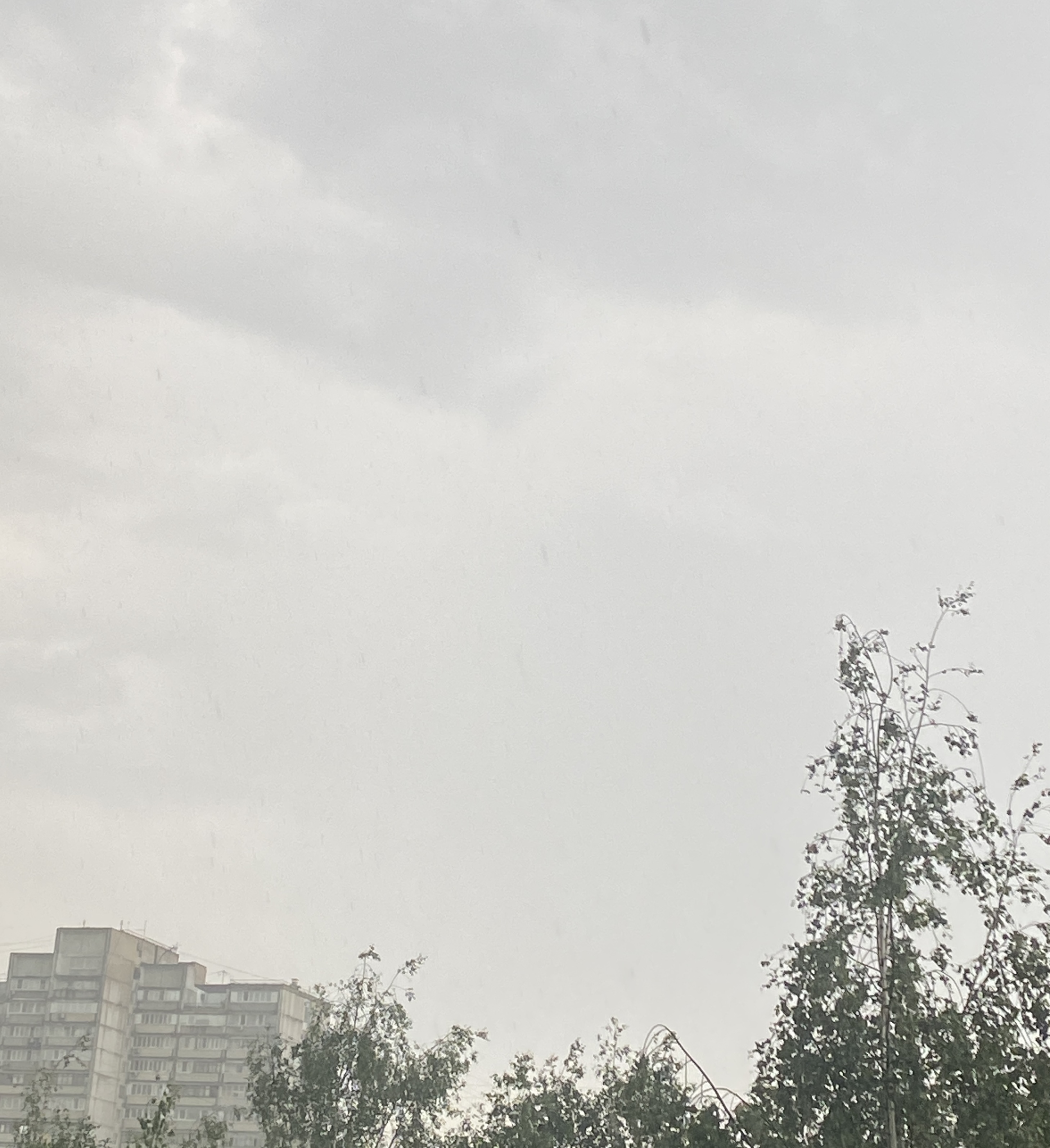 Сильный дождик и гроза в Москве