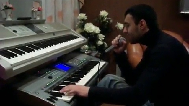 Video Samir Эти Розы 2012 LIVE