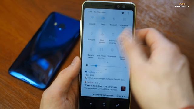 📱 Samsung Galaxy A8 (2018) — стоит ли покупать в 2019? Сравнение с HTC U Play