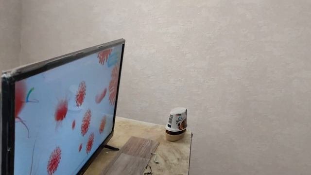 купили телевизор на кухню!