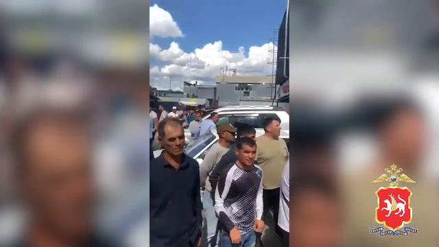 На рынке в Казани правоохранители выявили 15 нарушителей миграционного законодательства