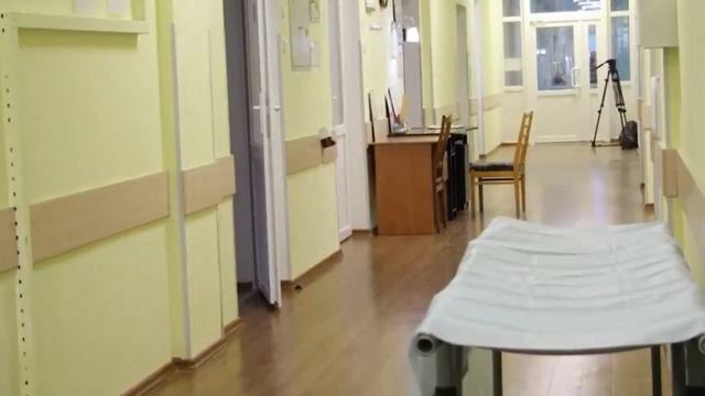 В них торчат трубки! Все очень плохо - они его подмывают. Многие сгорают на глазах