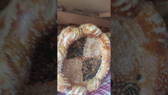 УзбекистанМаргиланРЫНОК ГДЕ ПРОДАЮТ САМЫЕ ВКУСНЫЕ И САМЫЕ ДОРОГИЕ ЛЕПЁШКИПАТИР