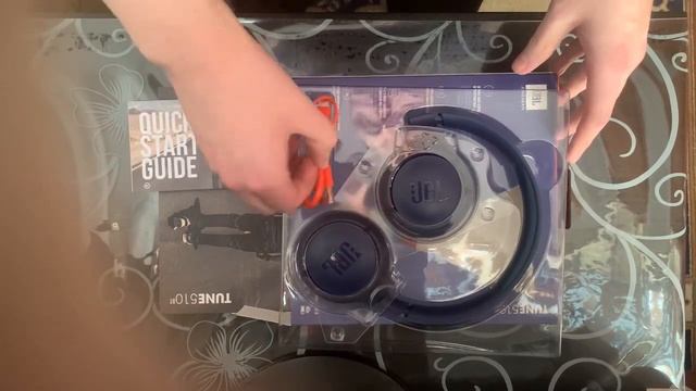 Распаковка  Беспроводные наушники JBL T510BT BLU