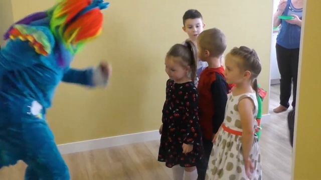 Агатин День рождения! Веселая пони Радуга в гостях. Rainbow Dash. My Little Pony.