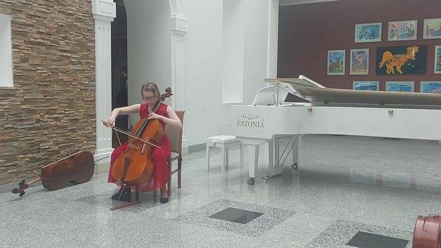 Гаспар Кассадо. Сюита для виолончели соло. III. Intermezzo e damza finale