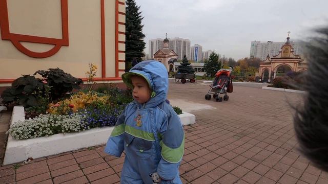 Прогулка у церкви