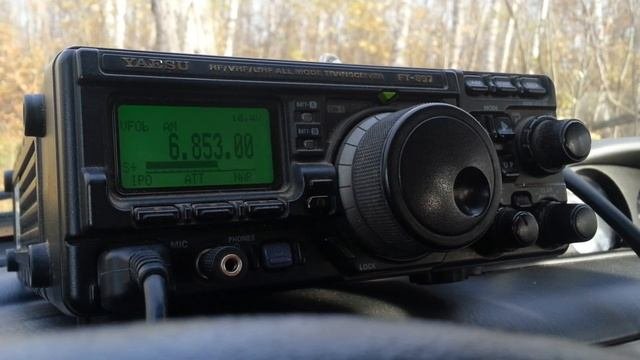 Загадочная передача на КВ 6853 кГц (