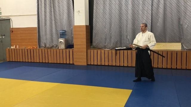 Боккен: удар на три шага