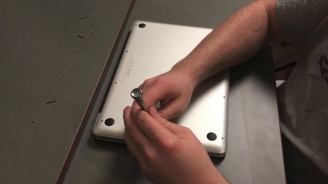 How to replace the ram in a Non-Retina Macbook Pro