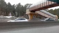 На въезде в Сургут многокилометровая пробка из-за перевертыша