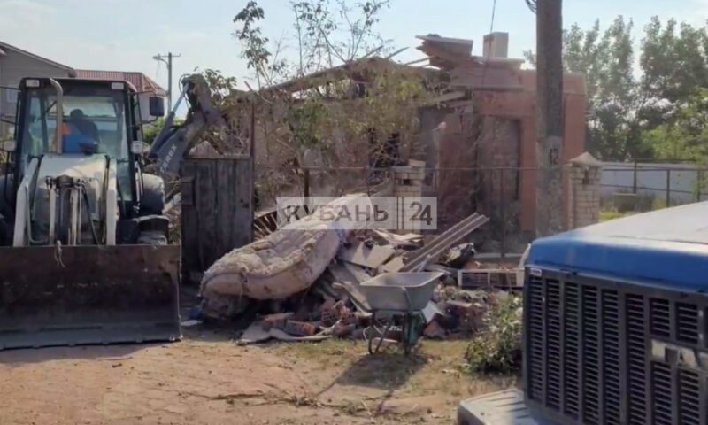 Беспилотник упал на частный дом в Славянске-на-Кубани, погибла женщина