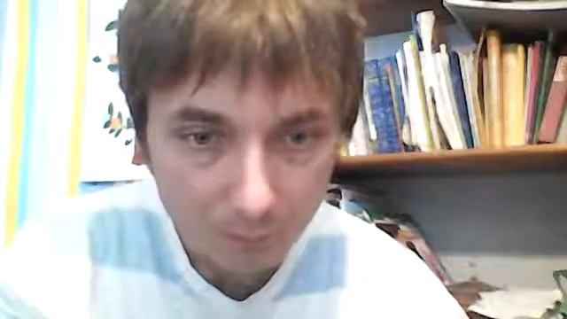 Папа, мама, бабушка, восемь детей и грузовик в лесу.
