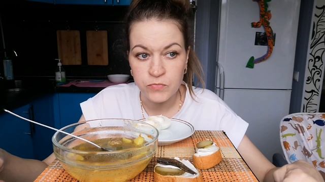 МУКБАНГ СУП С ФРИКАДЕЛЬКАМИ/БУТЕРБРОДЫ И ЯЙЦА ??ВСЕХ С ПАСХОЙ ??