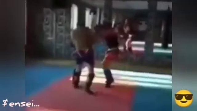 Бокс Кикбоксинг видео...