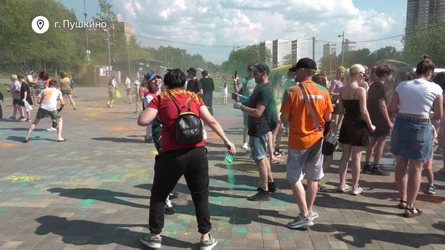 Весело и красочно отметили День молодежи в Пушкинском. Четыре площадки для отдыха и развлечений