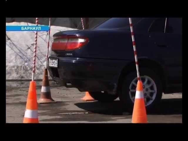 Барнаульские школьники за рулем автомобиля в автошколе БЦВВМ. Дети, вождение и ПДД